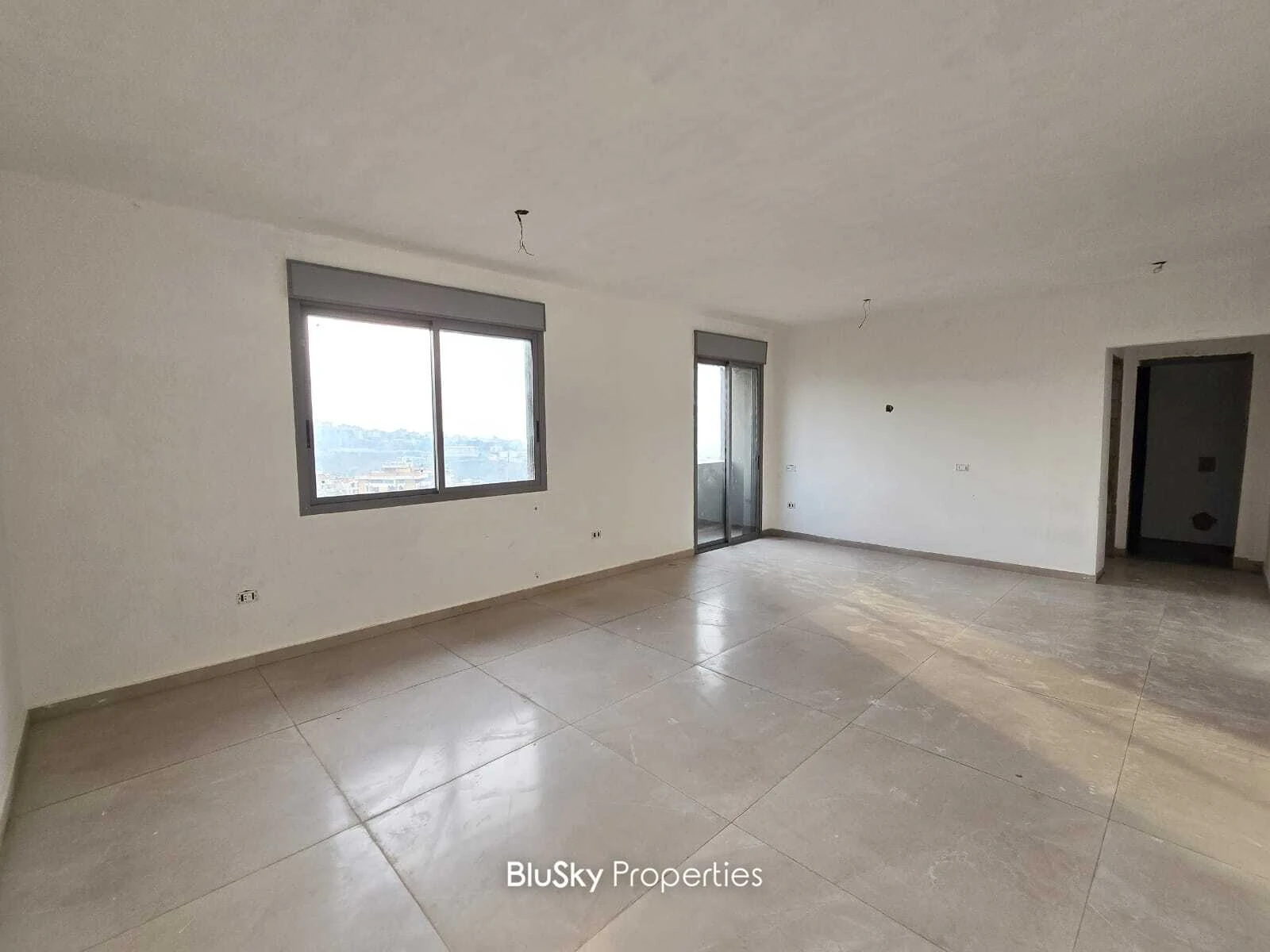 Apartment 83m² Sea View for Sale in Mansourieh