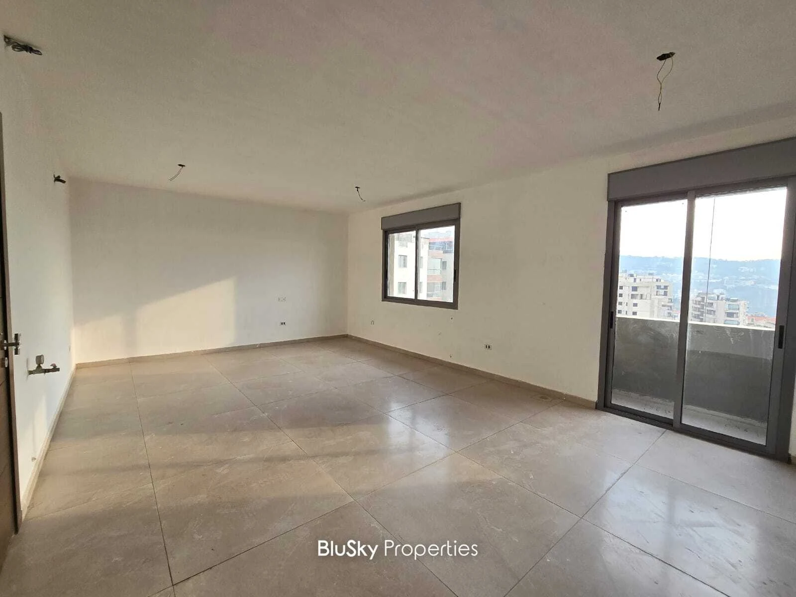 Apartment 83m² Sea View for Sale in Mansourieh — photo 3