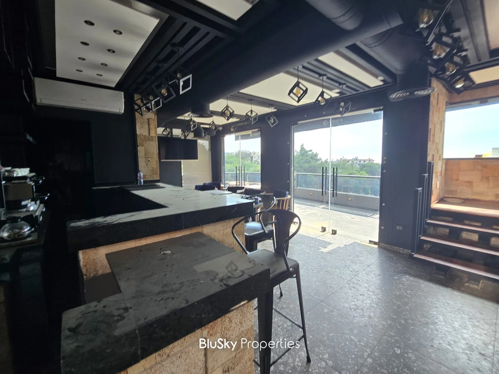 Shop 90m² with Terrace for Rent in Mansourieh — photo 5