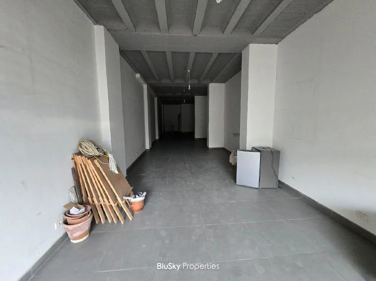 Shop 90m² for Rent in Mansourieh