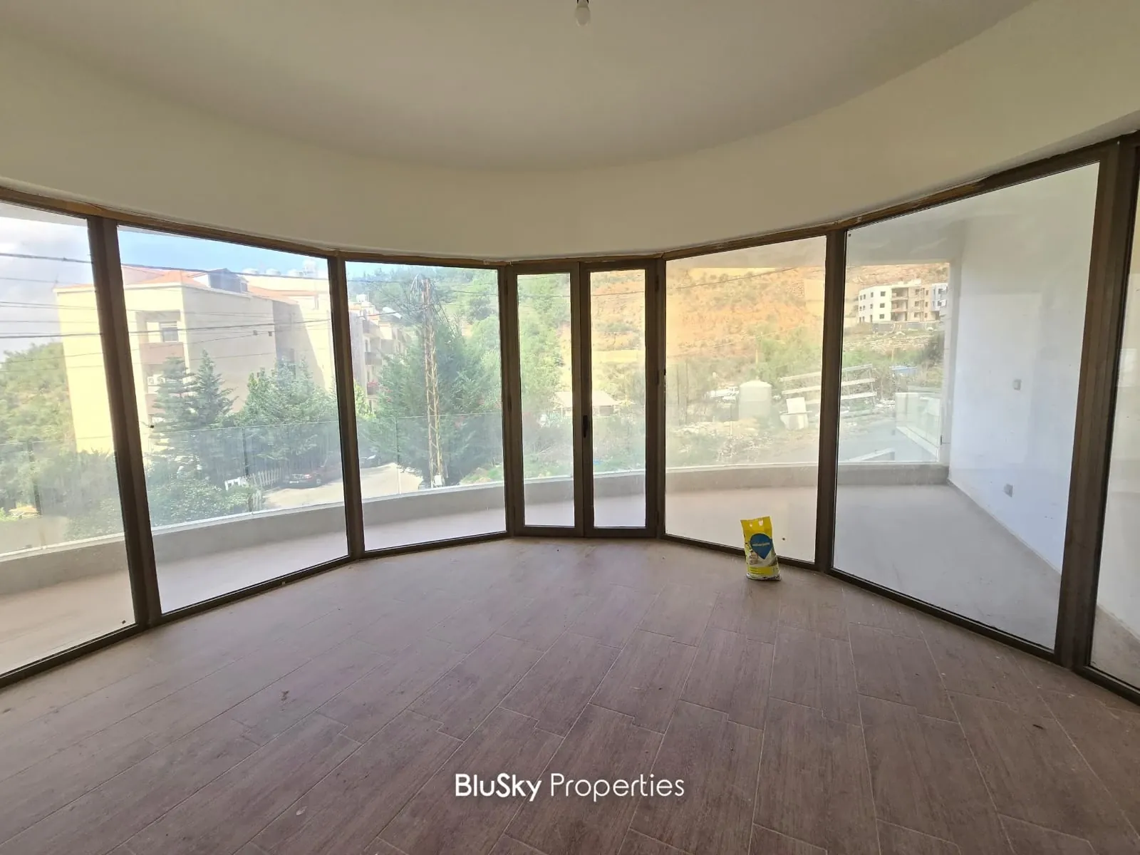 Apartment 90m² with Terrace for Sale in Mansourieh — photo 3