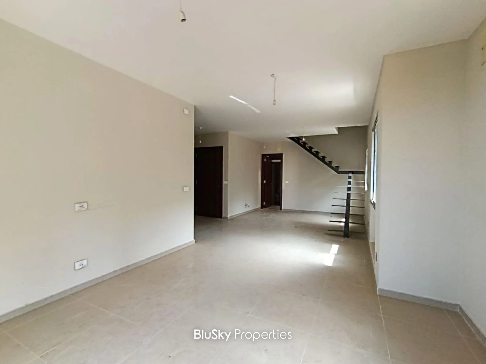 Duplex 215m² Balcony for Sale in Mastita — photo 3