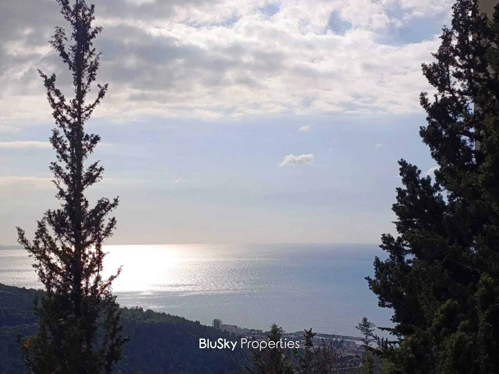 Land 780m² for Sale in Mastita