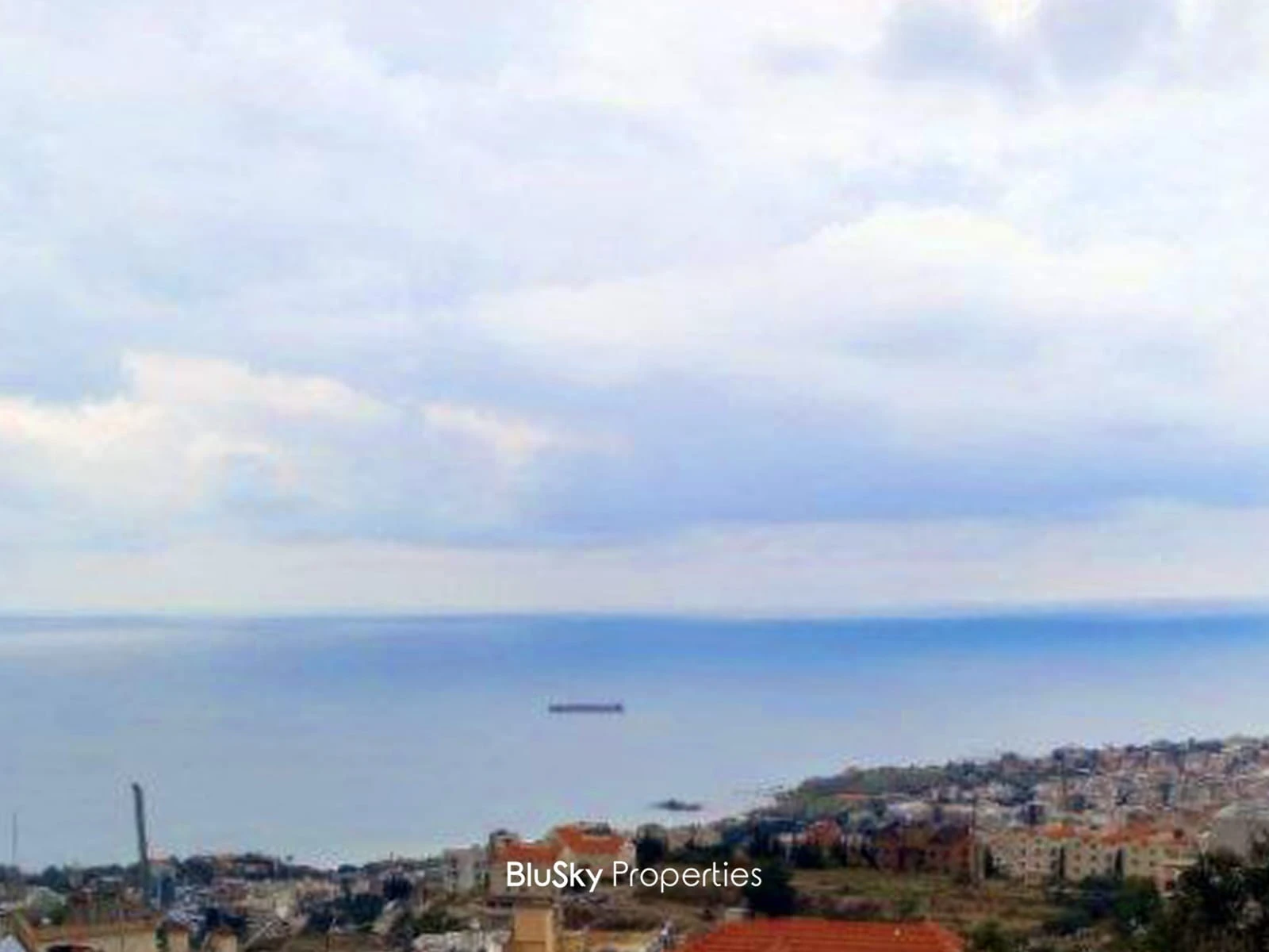 Land 890m² for Sale in Mastita