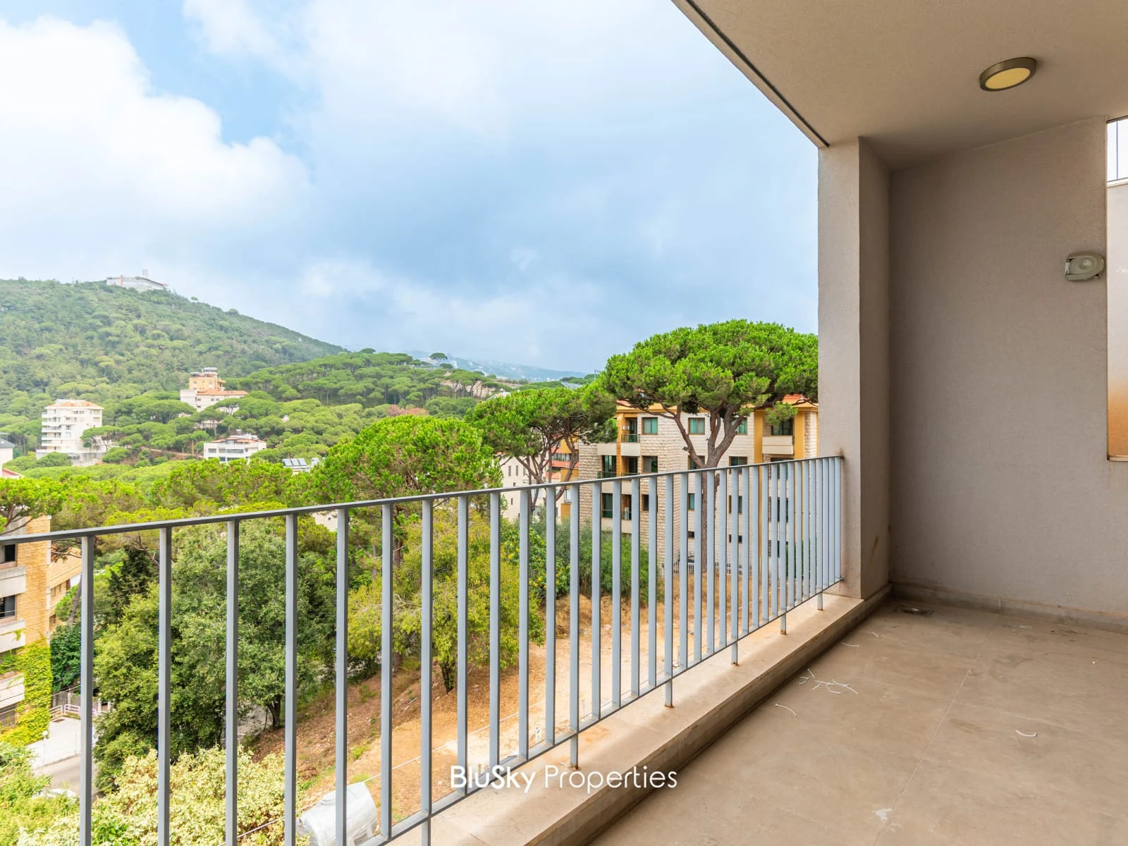 Apartment 129m² with Mountain View for Sale in Mar Chaaya — photo 3