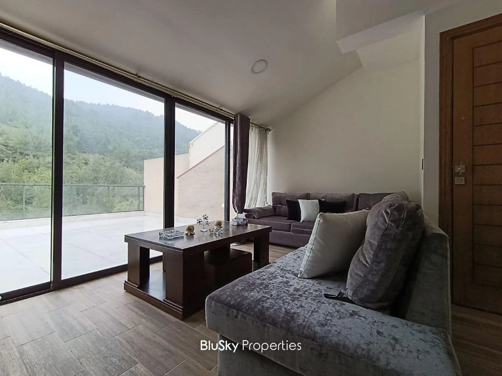 Duplex 135m² Roof for Rent in Mar Chaaya — photo 4
