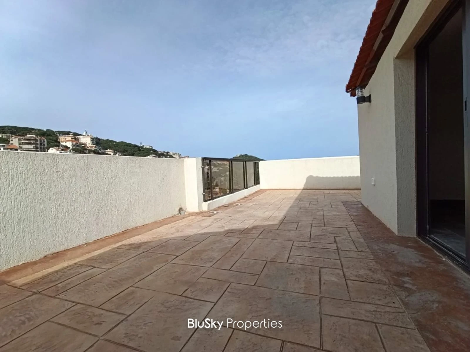 Apartment 140m² with Terrace for Sale in Mar Chaaya — photo 2