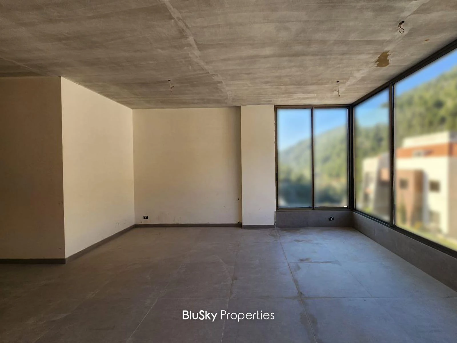 Apartment 145m² Terrace for Sale in Mar Chaaya — photo 3