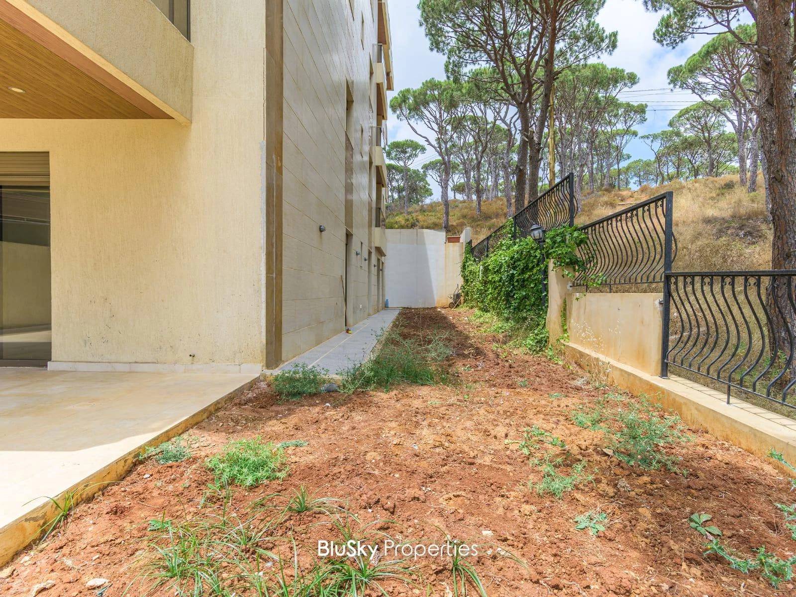 Apartment 170m² Garden for Sale in Mar Chaaya — الصورة 3