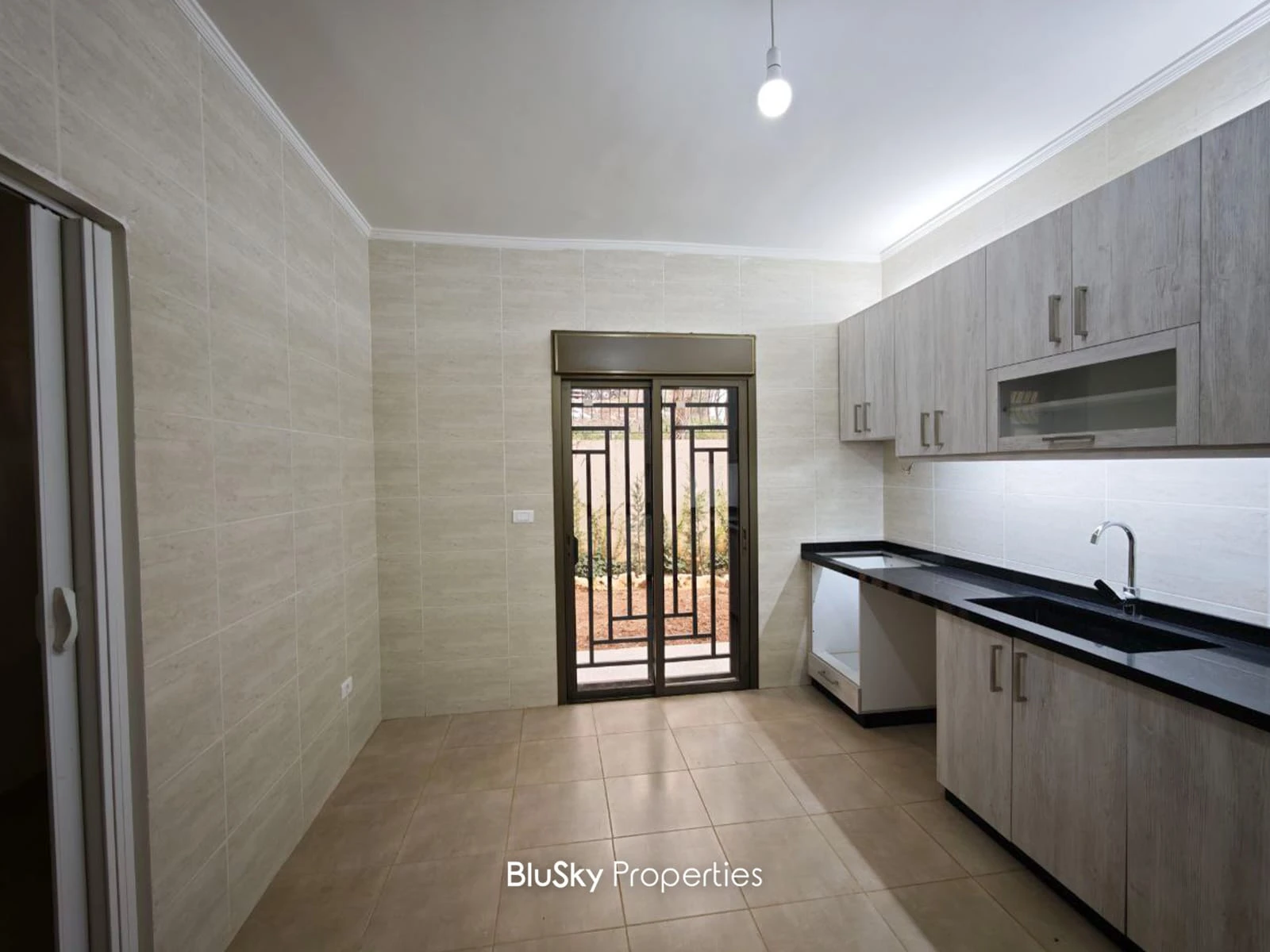 Apartment 175m² with Garden for Sale in Mar Chaaya — الصورة 3