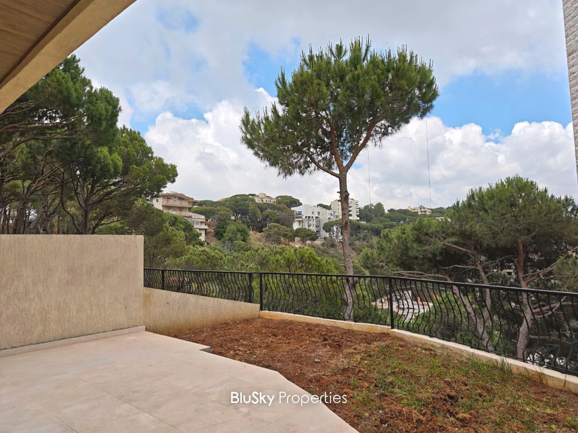 Apartment 180m² Terrace for Rent in Mar Chaaya — photo 2