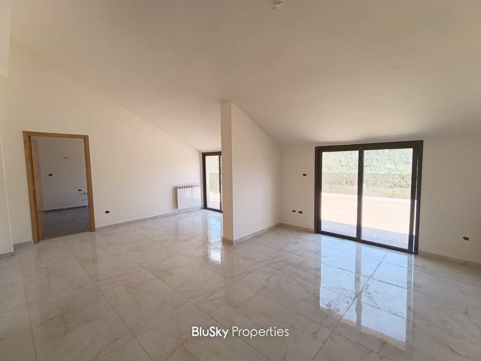 Apartment 180m² with Terrace for Sale in Mar Chaaya