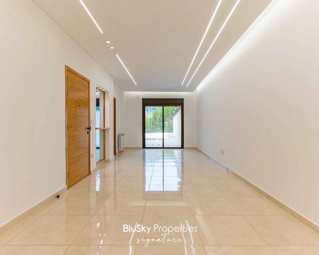 Apartment 200m² with Terrace for Sale in Mar Chaaya — الصورة 2