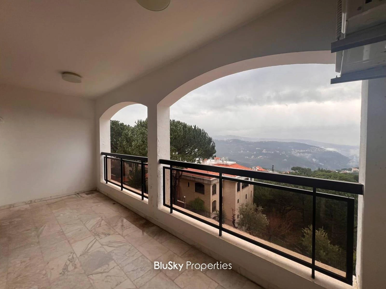 Apartment 205m² 3 Beds for Rent in Mar Chaaya — photo 2