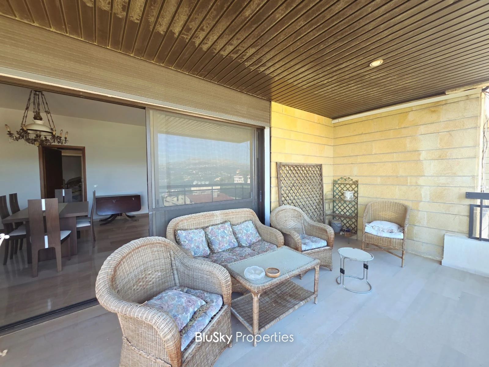Apartment 270m² with Roof for Sale in Mar Chaaya — الصورة 3