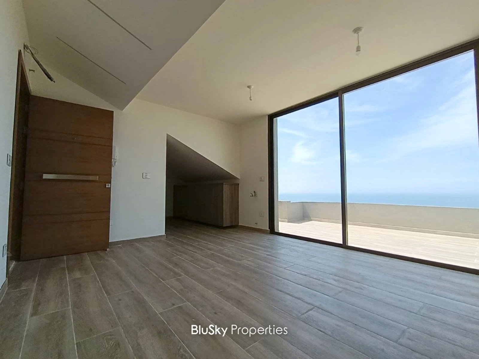 Apartment 270m² with Sea View for Sale in Mehrine — photo 4