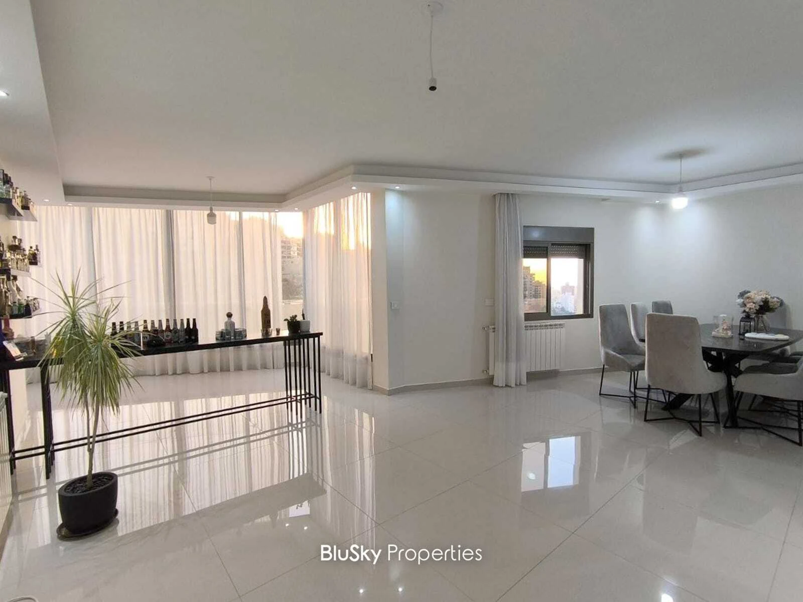 Apartment 200m² Terrace for Sale in Mezher