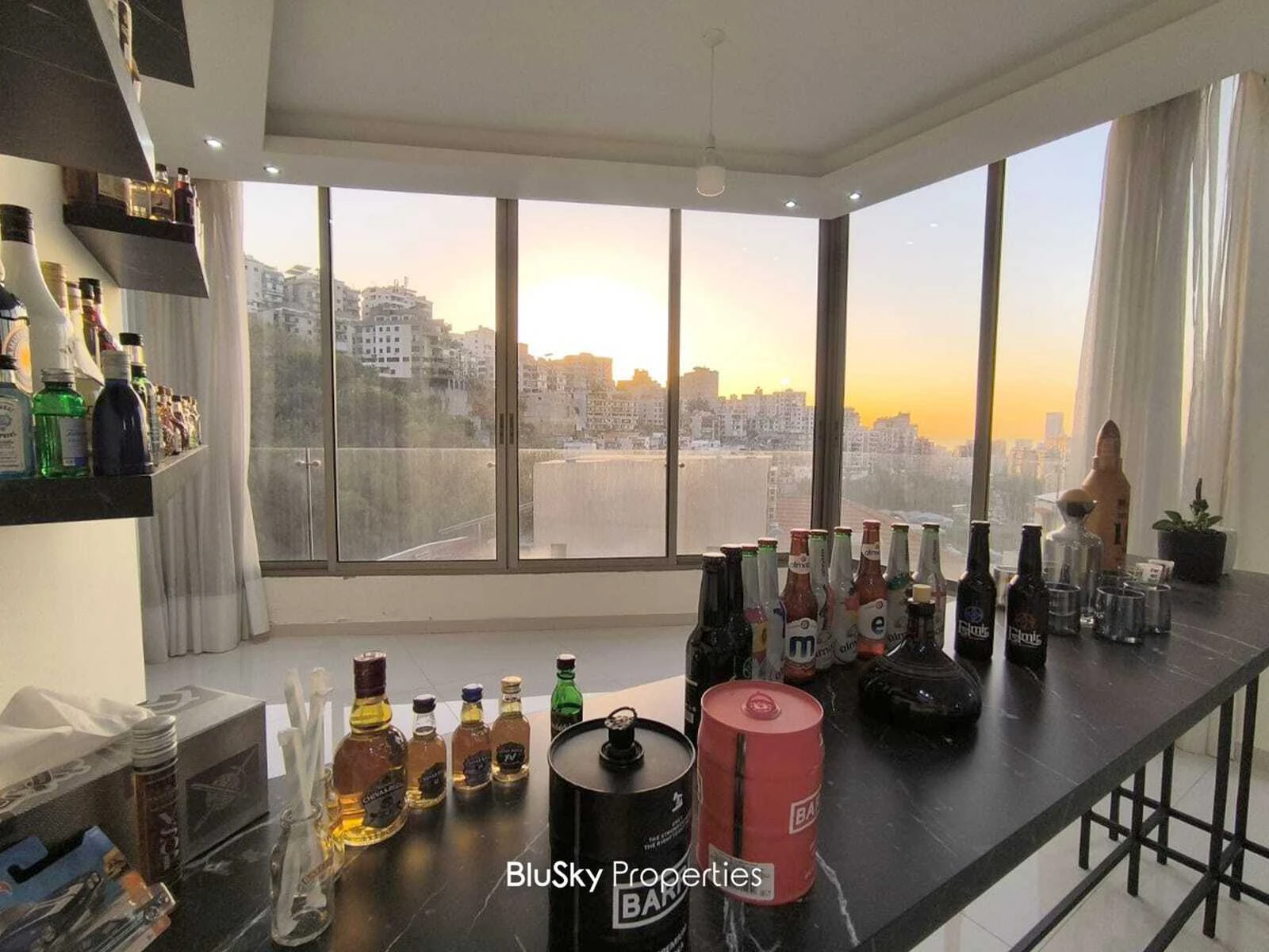 Apartment 200m² Terrace for Sale in Mezher — الصورة 4