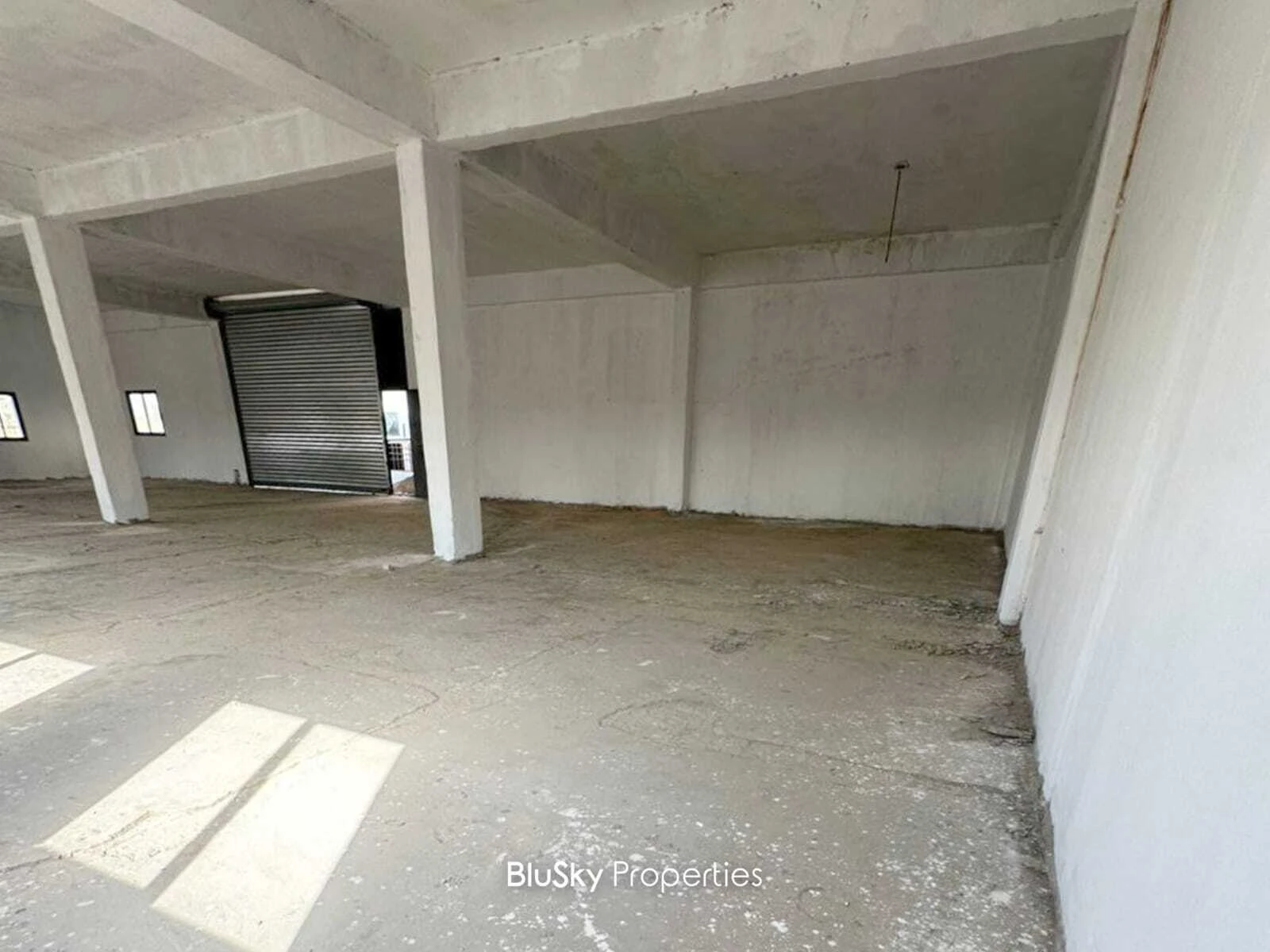 Warehouse 400m² for Rent in Mkalles — الصورة 4