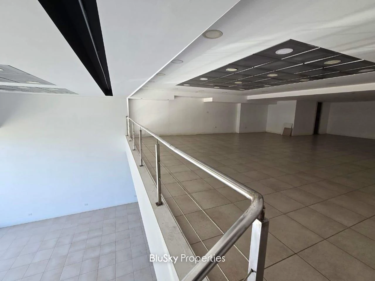 Shop 500m² for Rent in Mkalles — الصورة 5