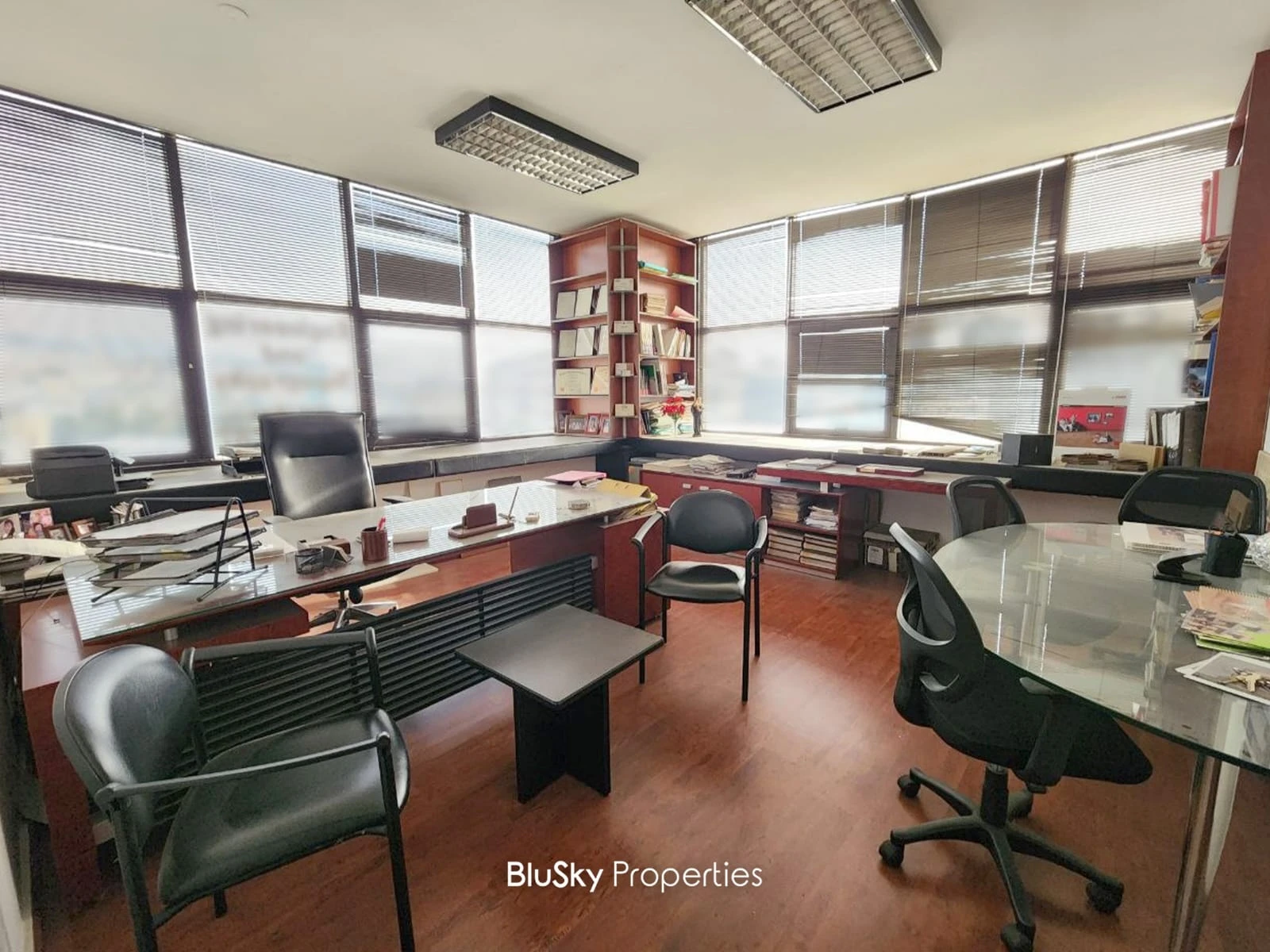 Office 70m² for Rent in Mkalles