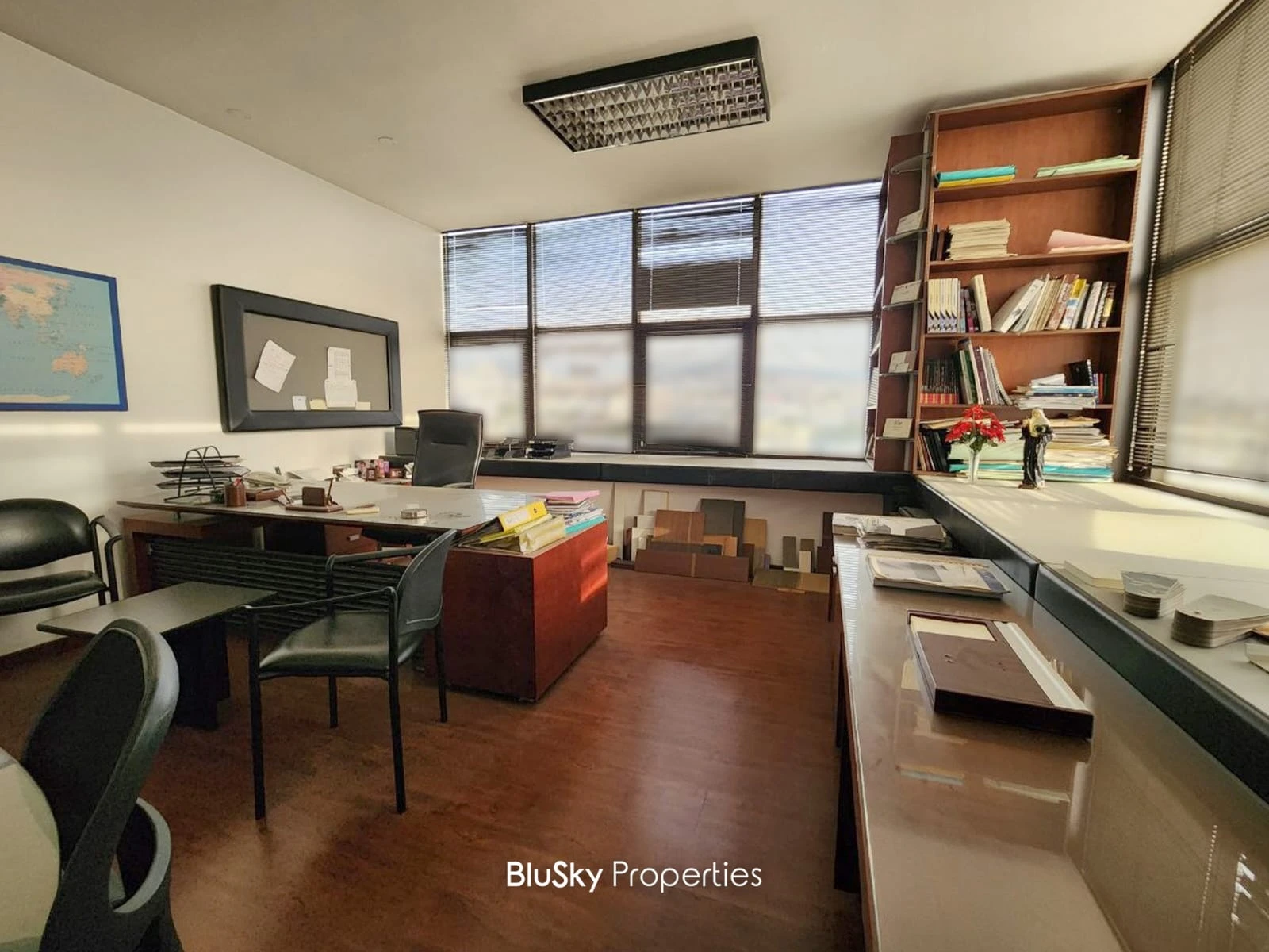 Office 70m² for Rent in Mkalles — photo 3