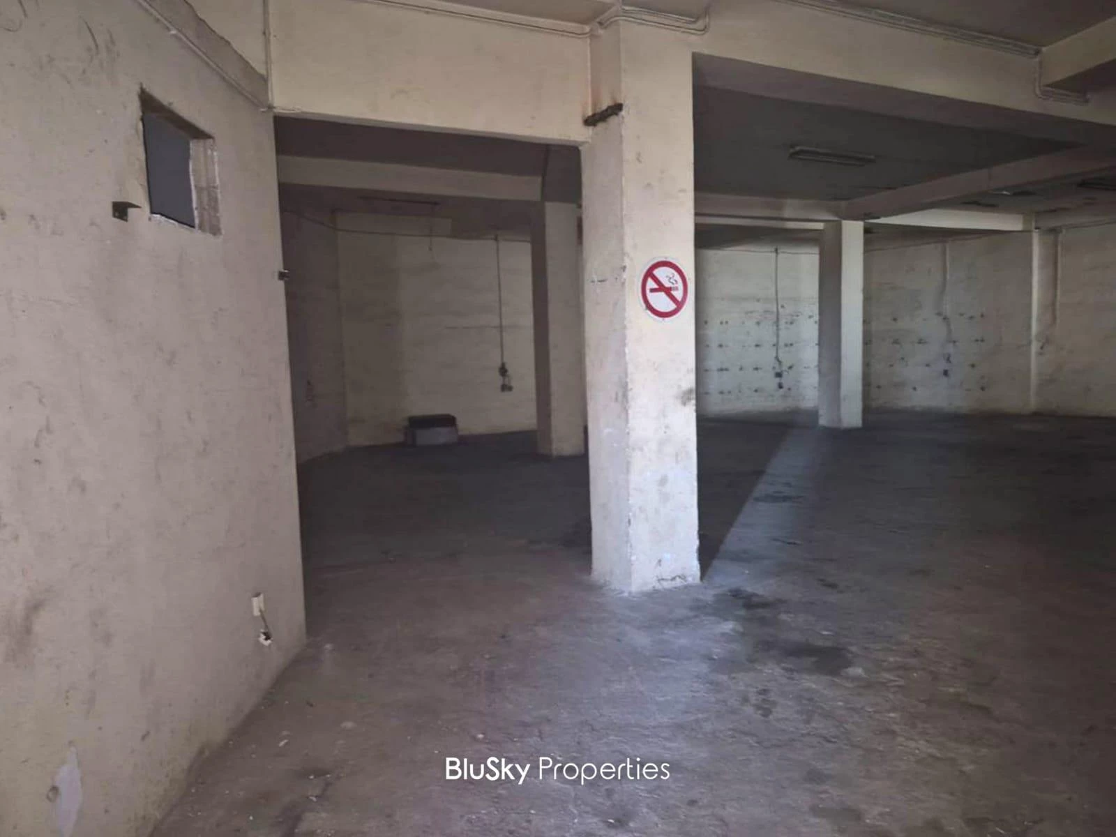 Warehouse 800m² for Rent in Mkalles — الصورة 2