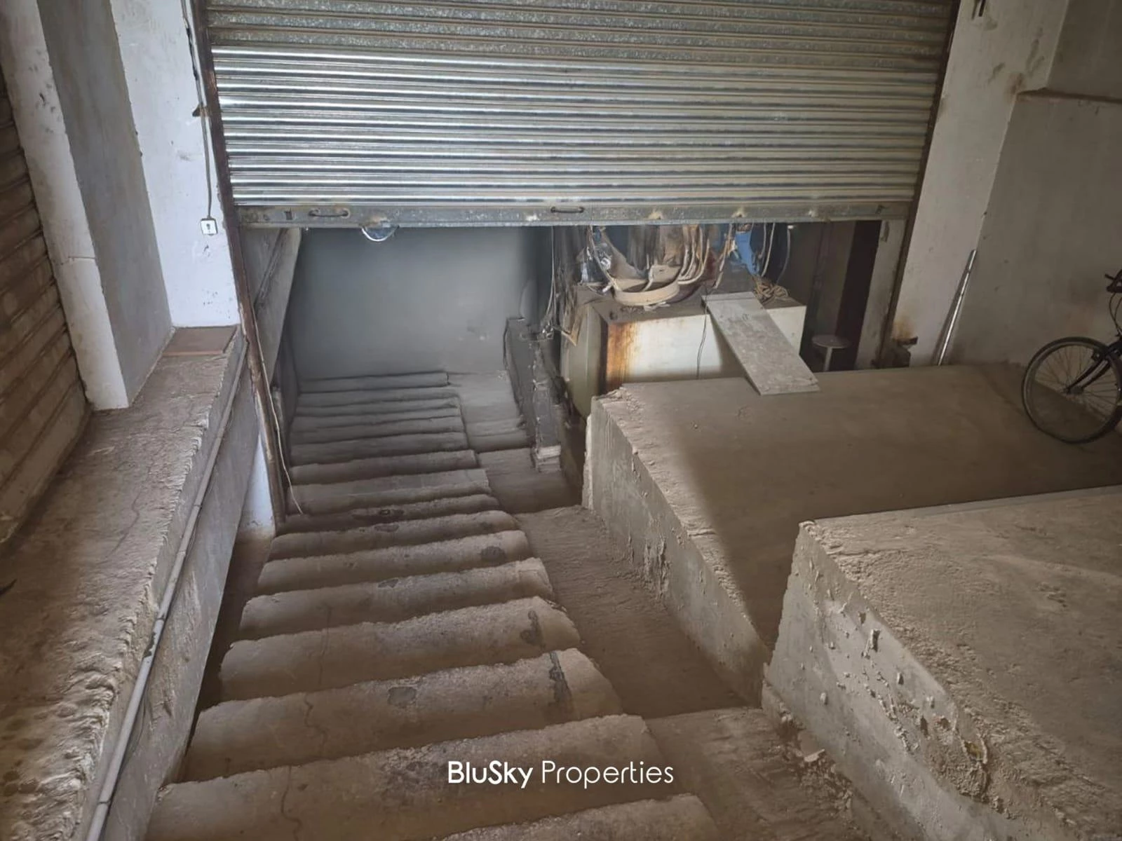 Warehouse 800m² for Rent in Mkalles — الصورة 5