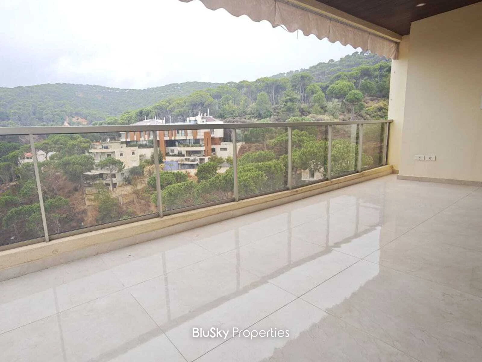 Apartment 135m² Balcony for Rent in Mar Moussa — photo 2