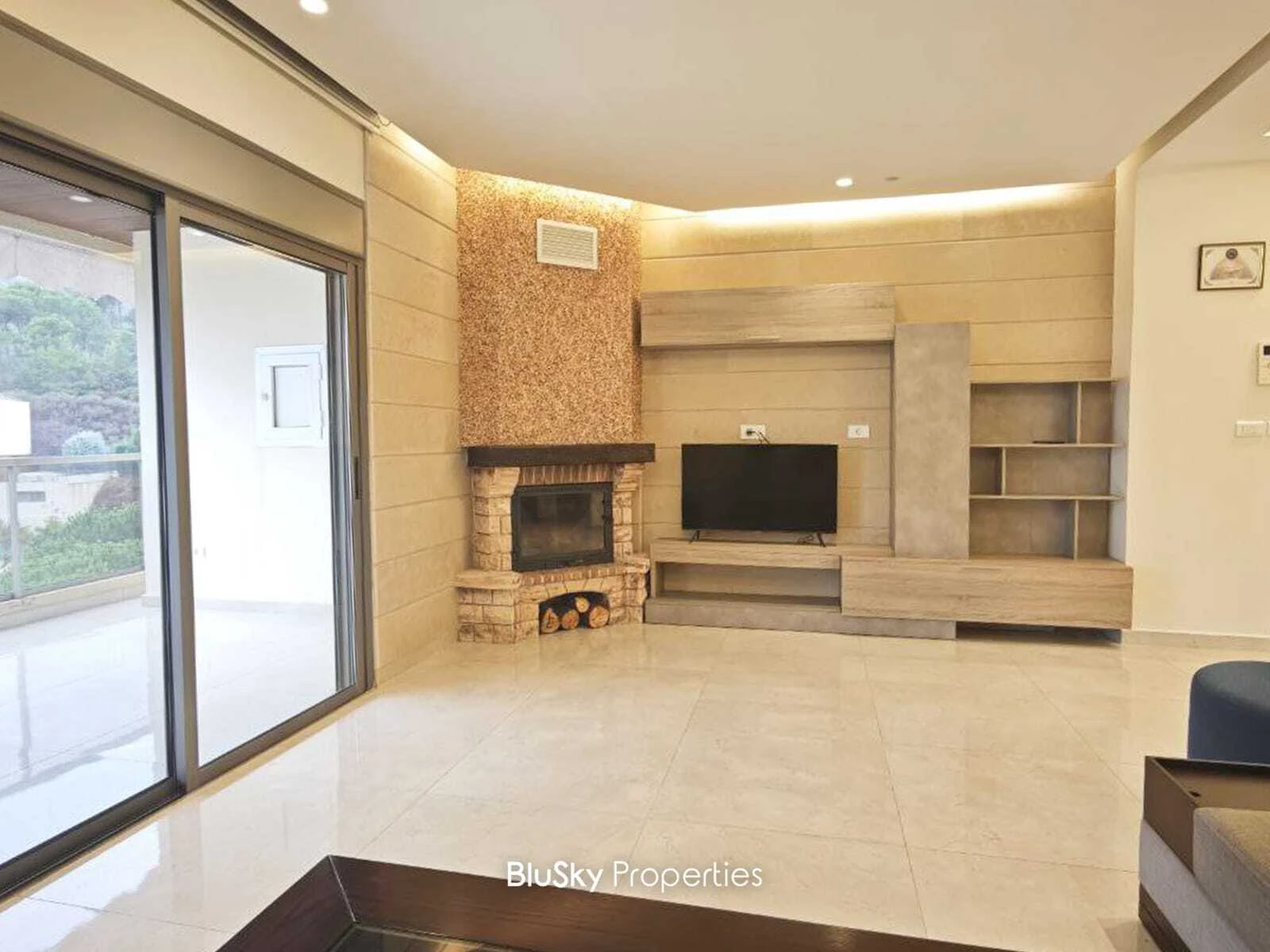 Apartment 135m² Balcony for Rent in Mar Moussa — photo 4