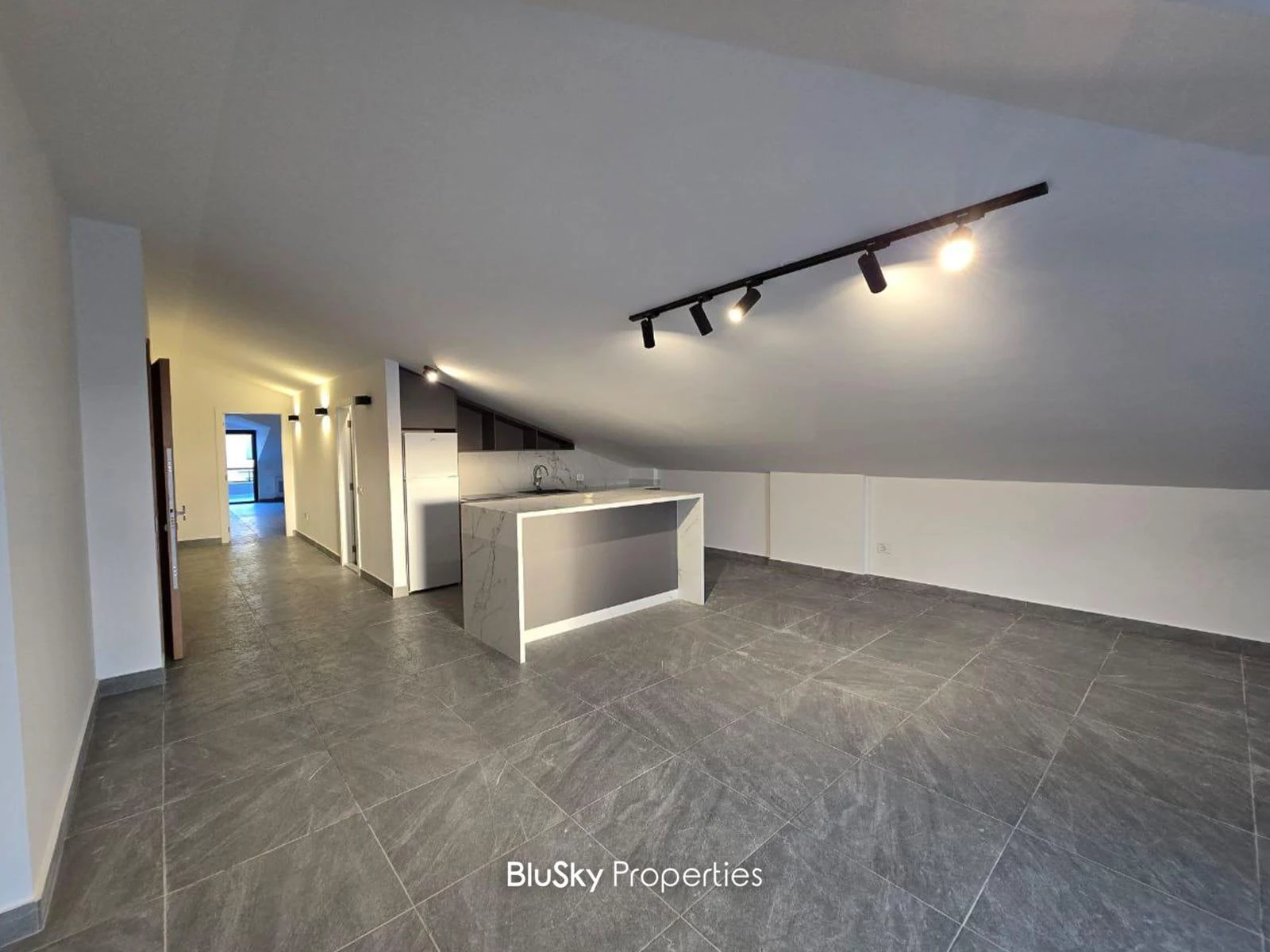 Roof 100m² Terrace for Rent in Monteverde — الصورة 4