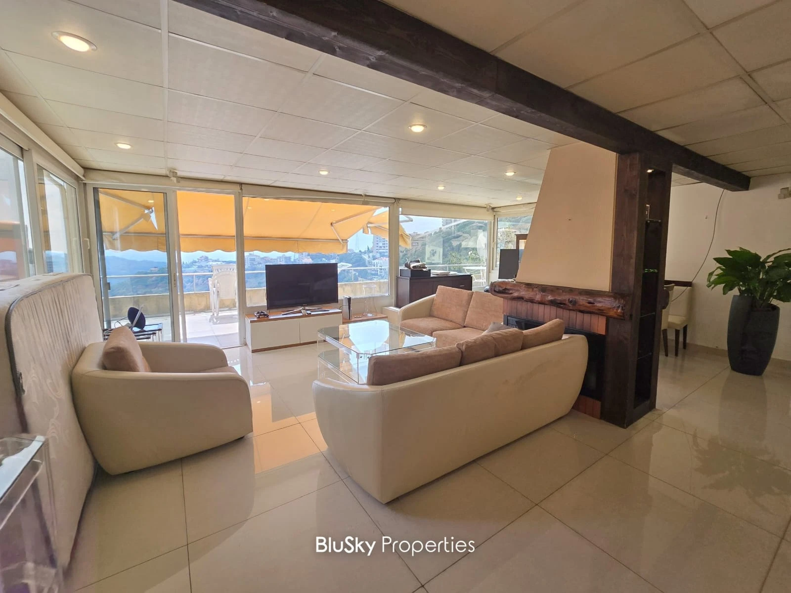 Apartment 125m² with Terrace for Rent in Monteverde