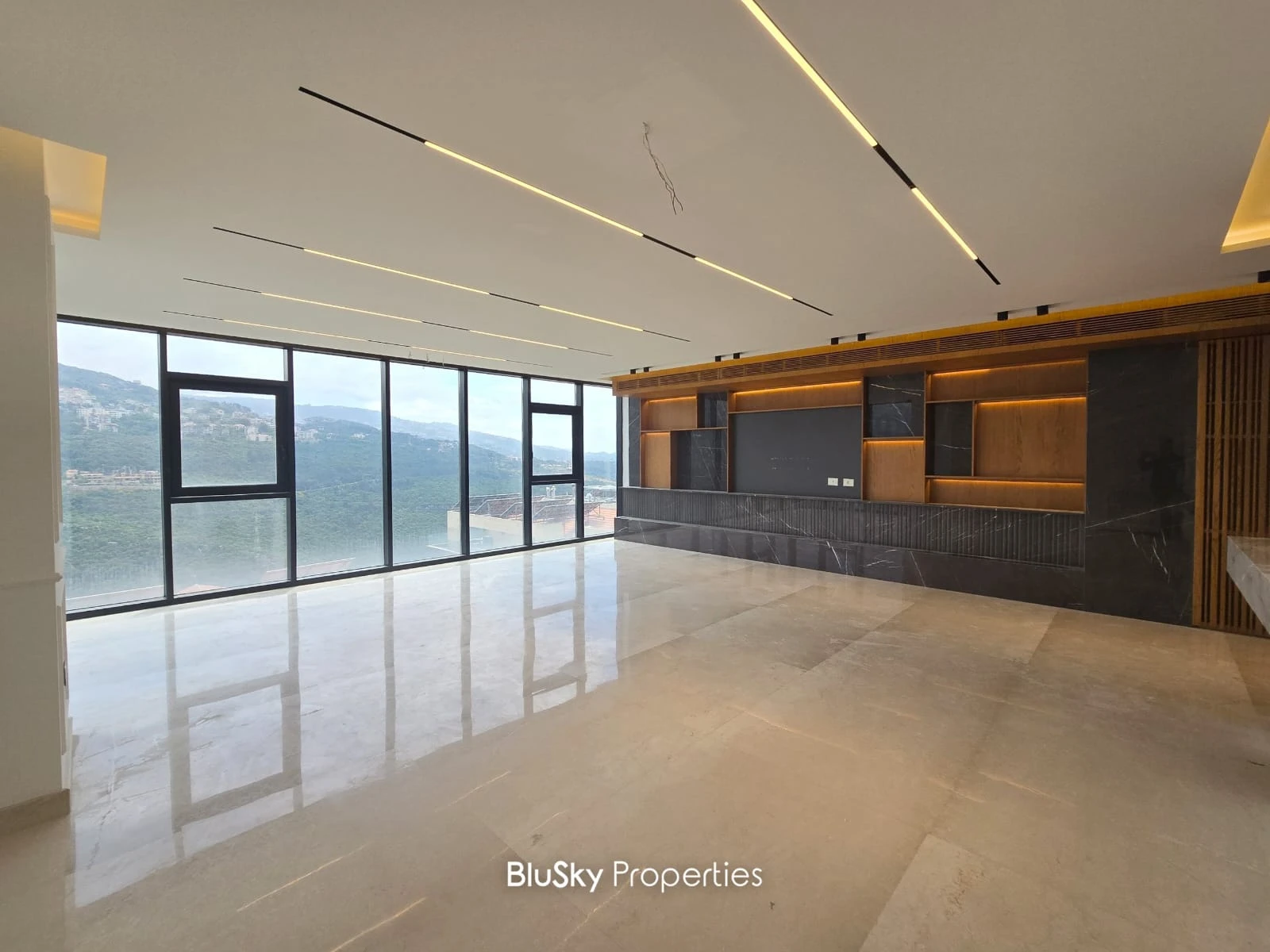 Apartment 180m² with Garden for Rent in Monteverde