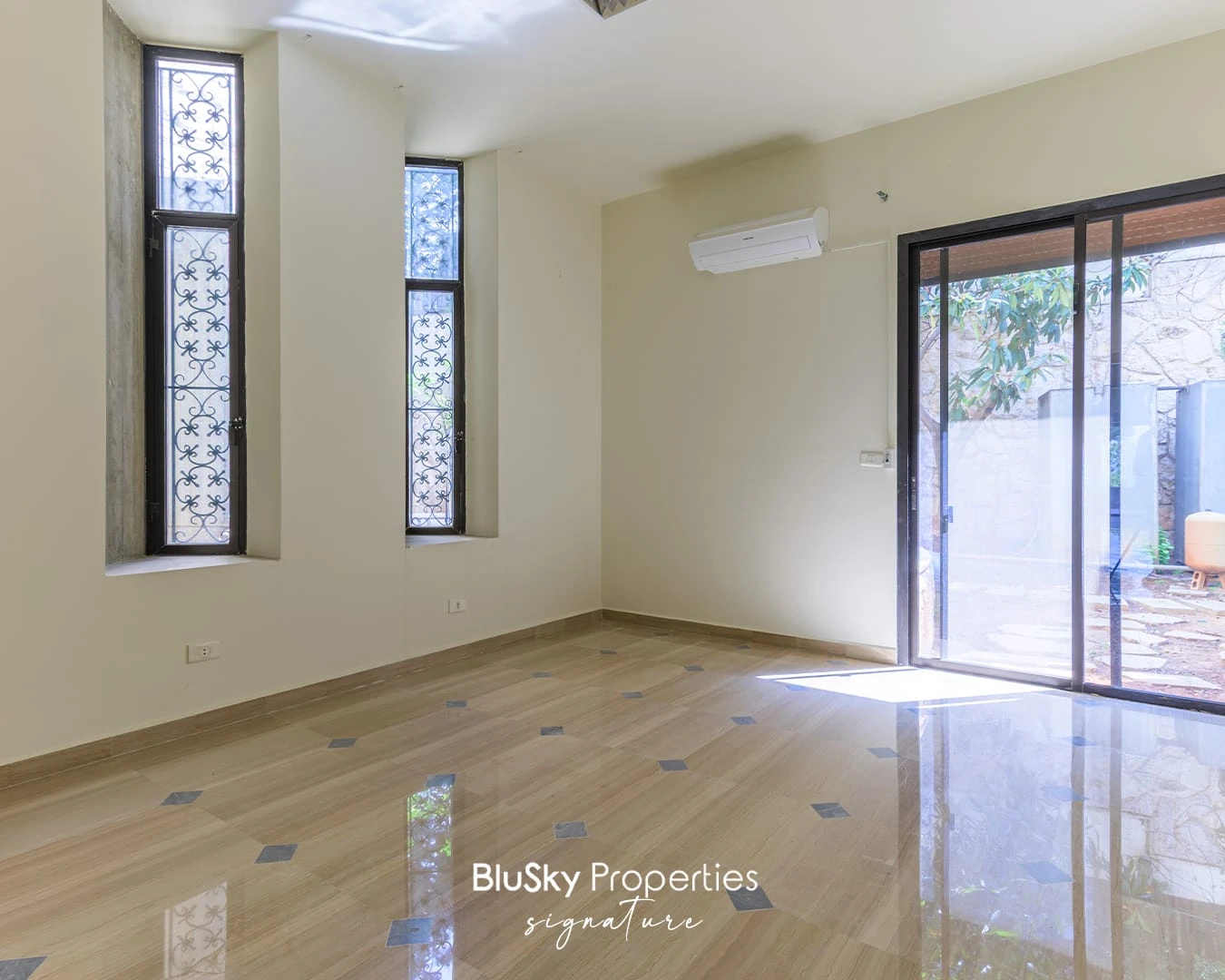 Villa 2,000m² with Garden for Sale in Monteverde — photo 2
