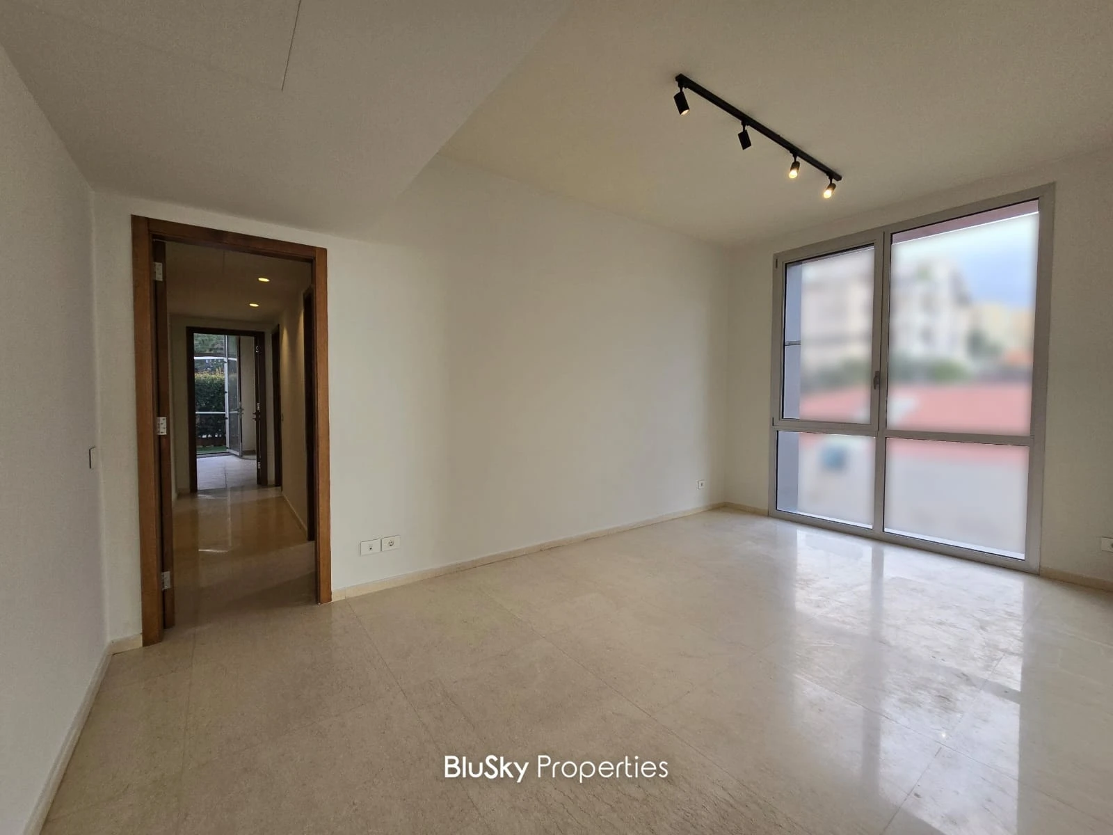 Apartment 250m² with Garden for Rent in Monteverde — الصورة 5