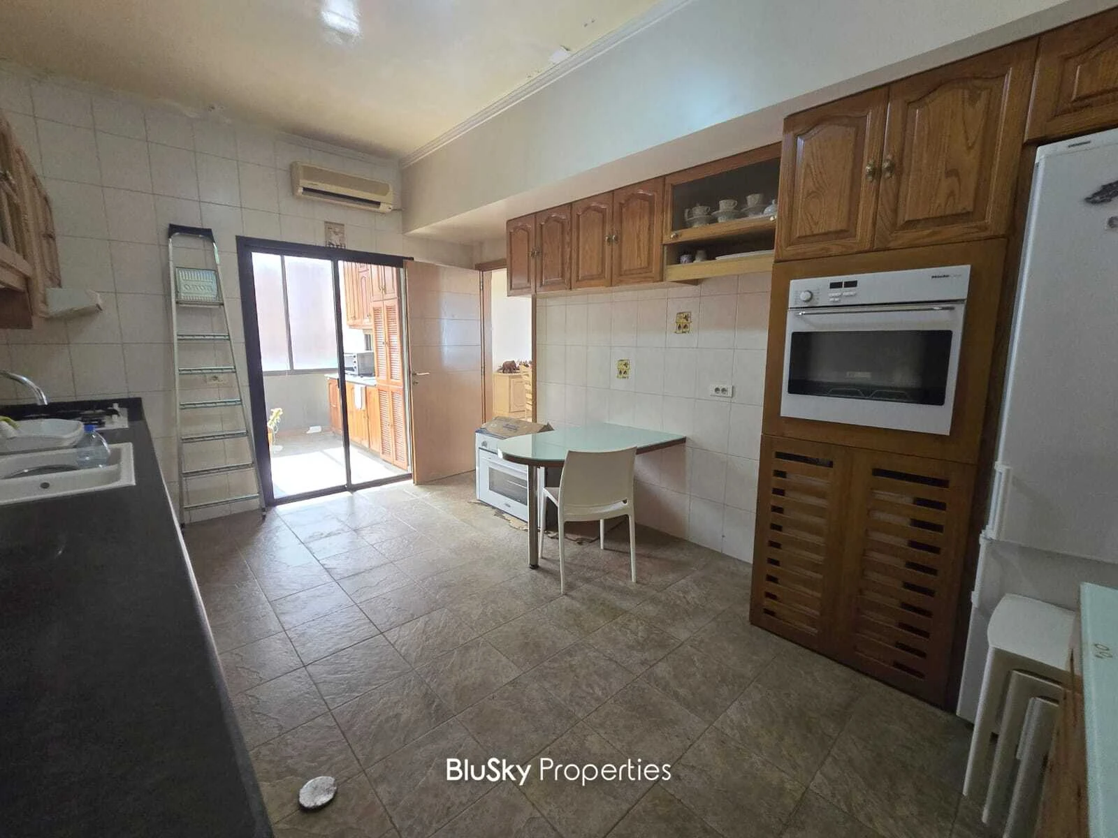 Apartment 300m² Mountain View for Sale in Monteverde — الصورة 5
