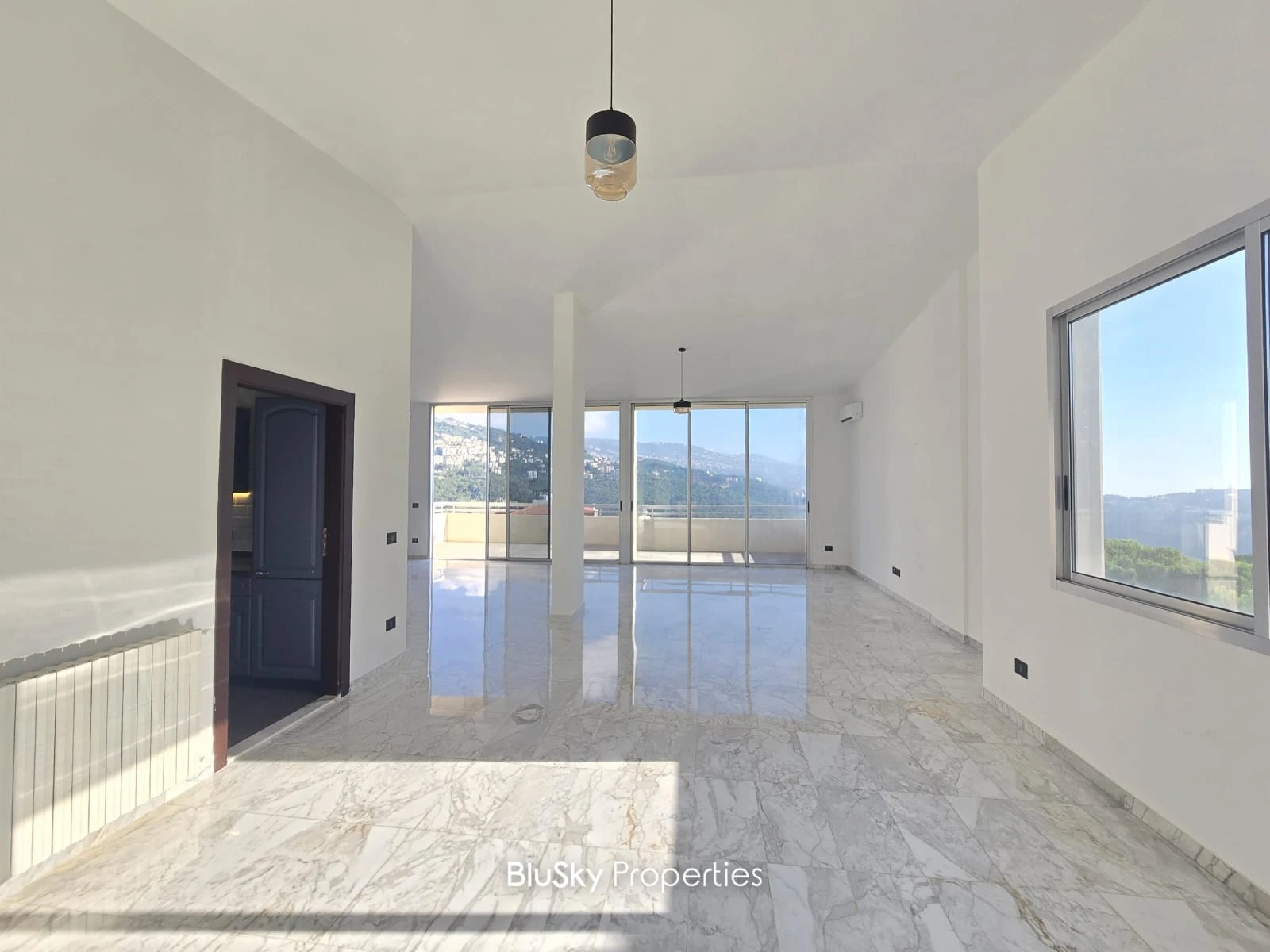 Apartment 320m² with Mountain View for Rent in Monteverde