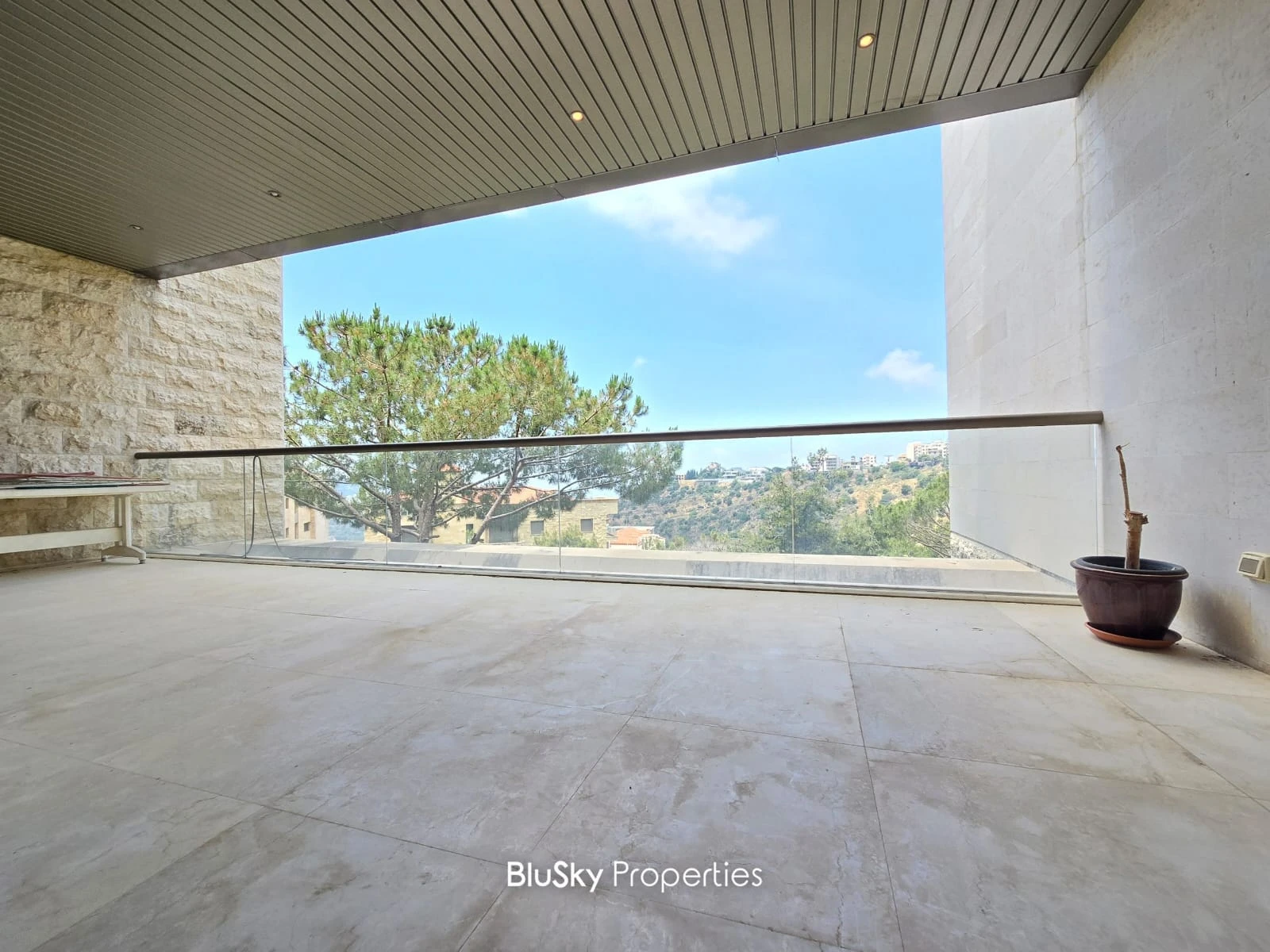 Apartment 420m² with Balcony for Sale in Monteverde — photo 3