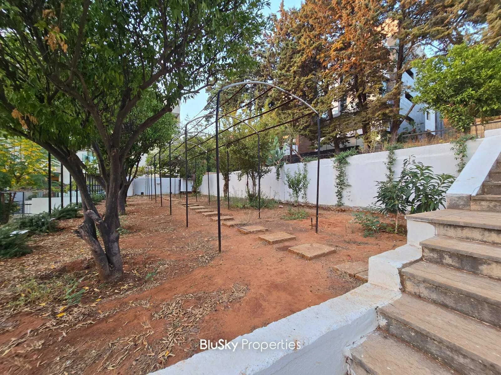 Villa 500m² Garden for Rent in Monteverde — photo 2