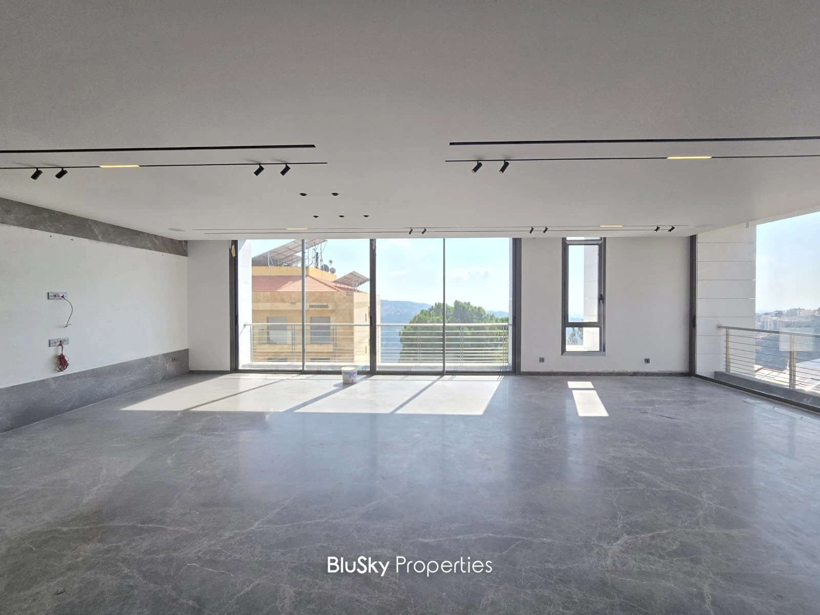 Duplex 522m² with Sea View for Sale in Monteverde