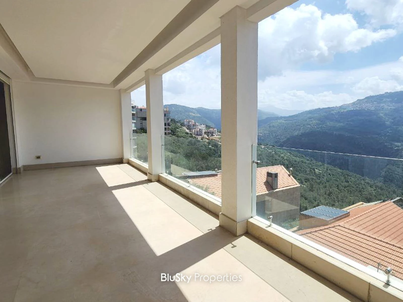 Duplex 600m² Mountain View for Rent in Monteverde — الصورة 3