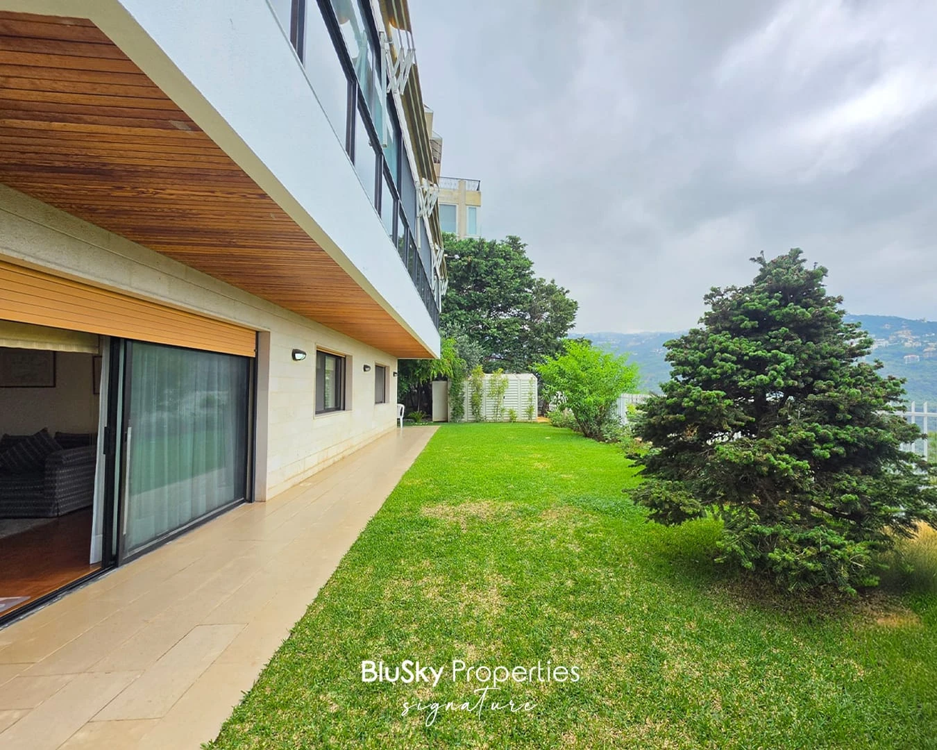 Villa 630m² with Garden for Sale in Monteverde — photo 2