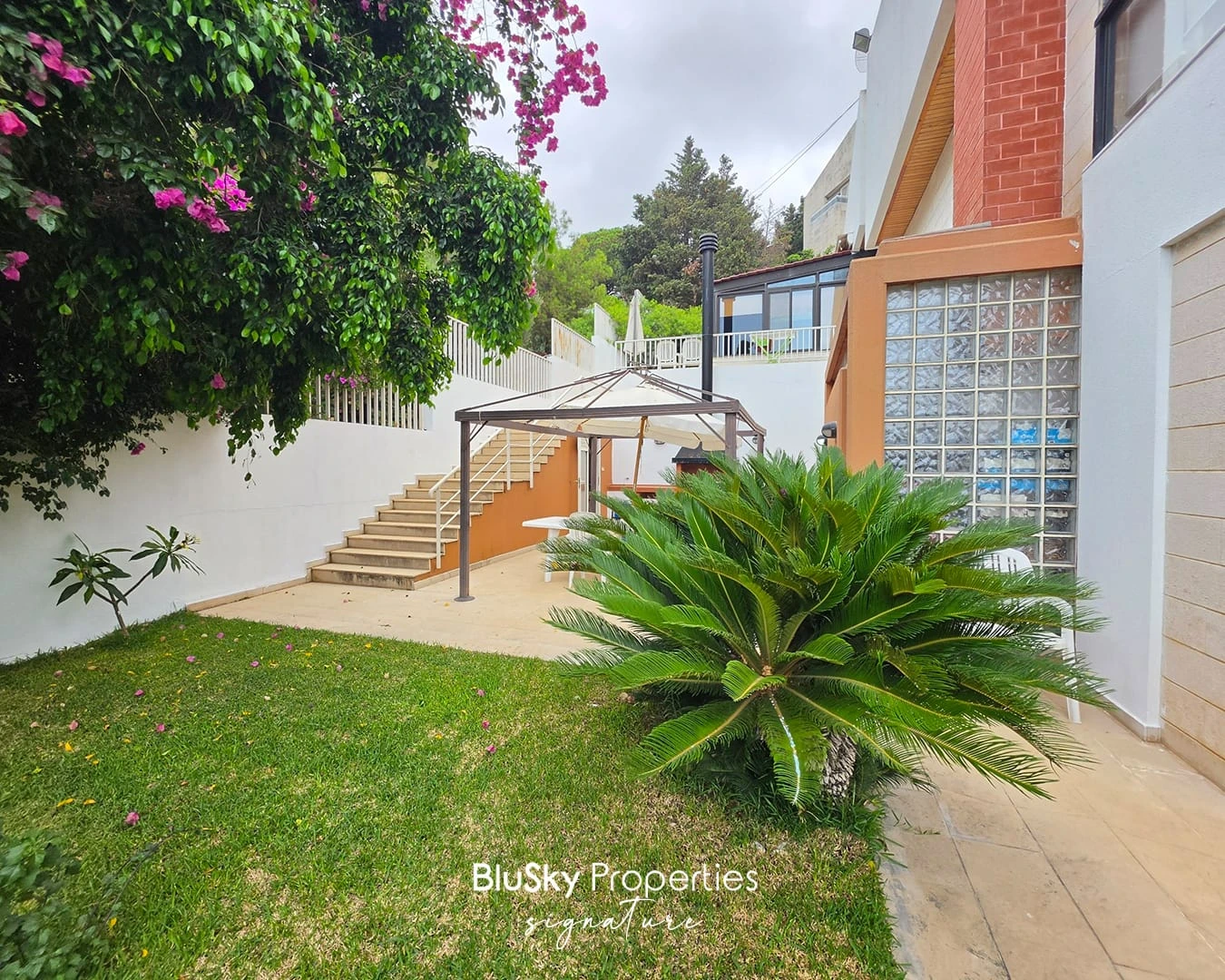 Villa 630m² with Garden for Sale in Monteverde — photo 3