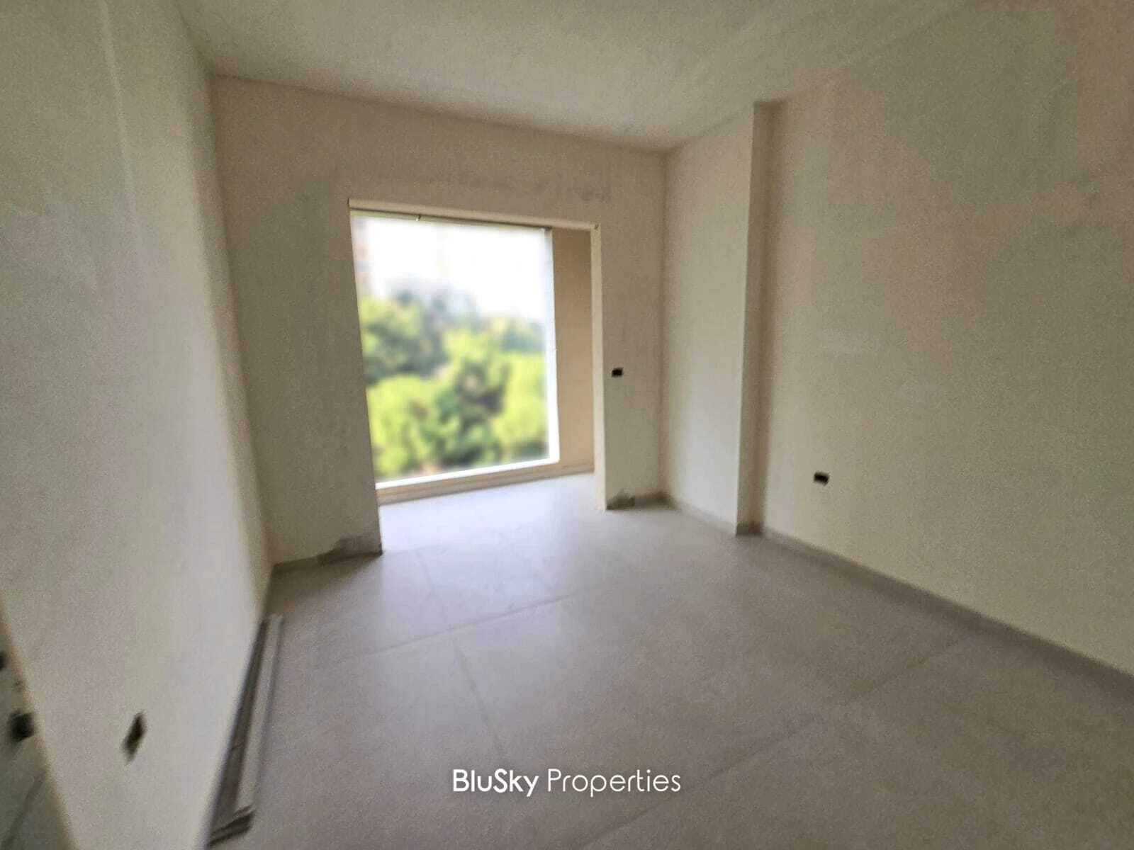Apartment 108m² Balcony for Sale in Mar Roukoz — photo 5
