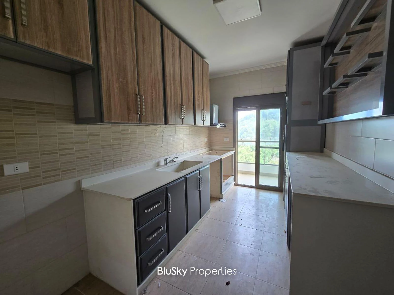 Apartment 110m² Mountain View for Rent in Mar Roukoz — photo 4