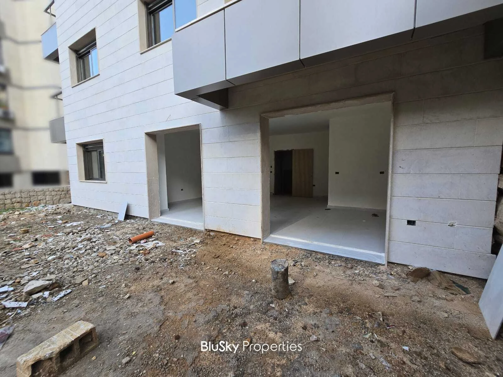 Apartment 115m² Garden for Sale in Mar Roukoz — الصورة 3