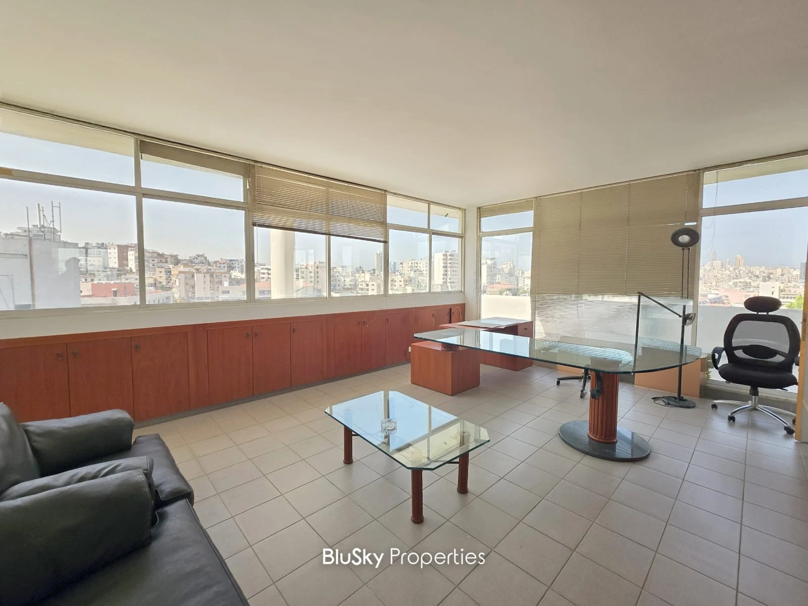 Office 220m² for Rent in Mar Roukoz