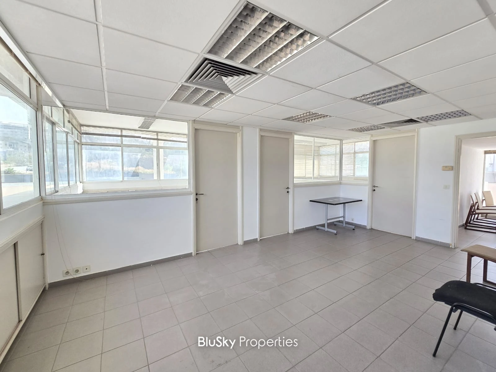 Office 220m² for Rent in Mar Roukoz — الصورة 2