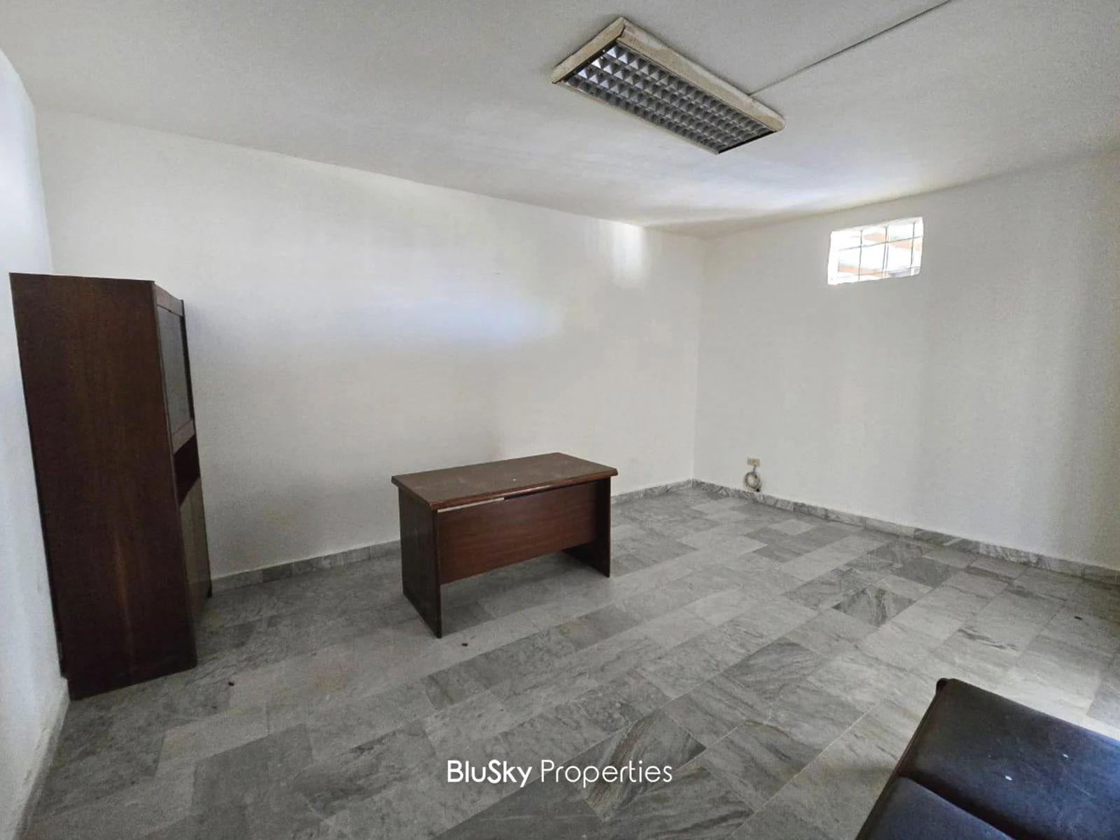 Warehouse 400m² for Sale in Mar Roukoz — photo 3