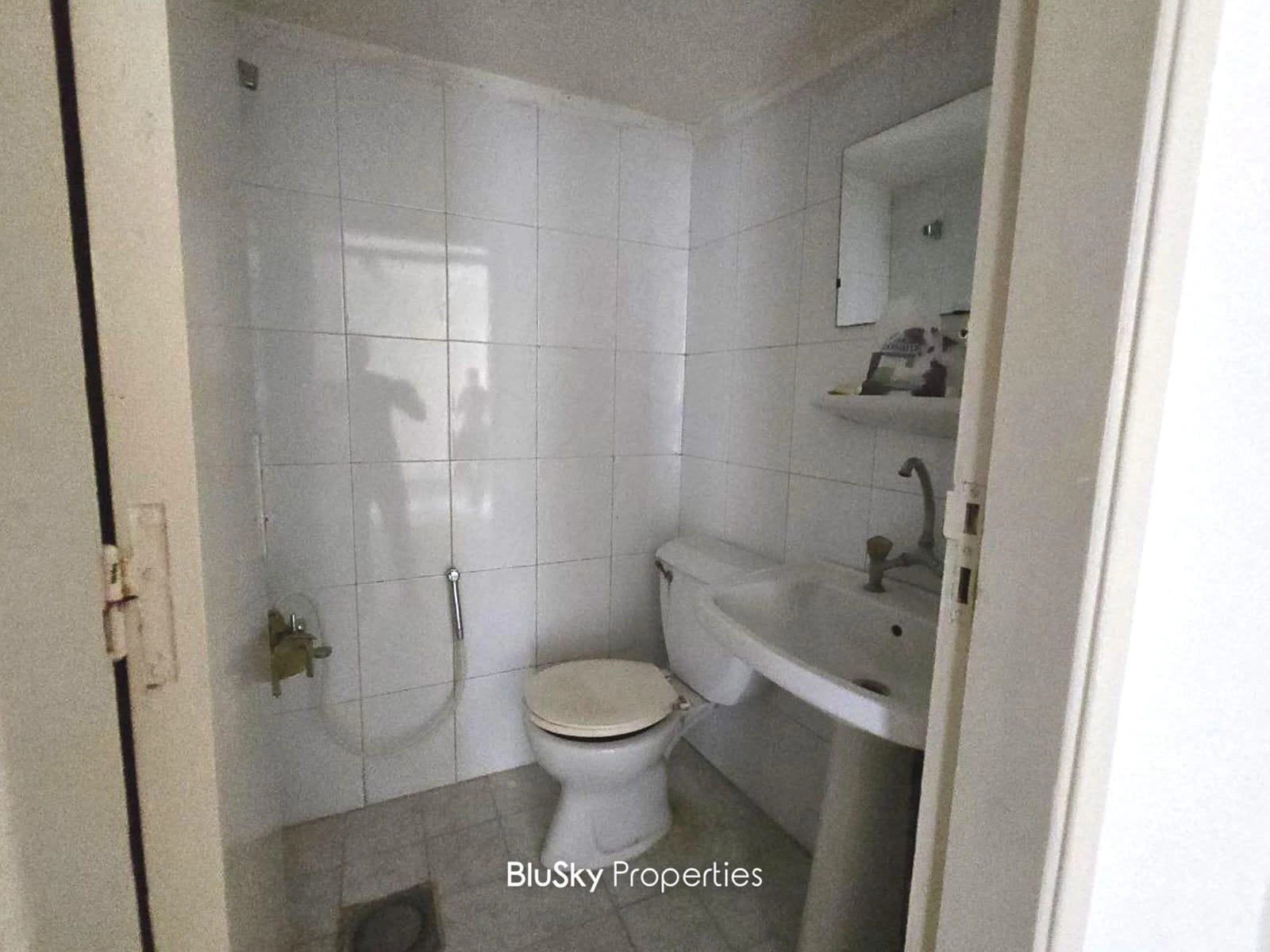 Warehouse 400m² for Sale in Mar Roukoz — photo 5